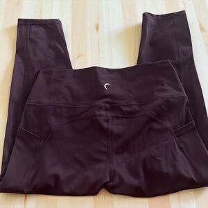 Zyia maroon Capri leggings athletic pants size 6-8 workout bottoms purple women